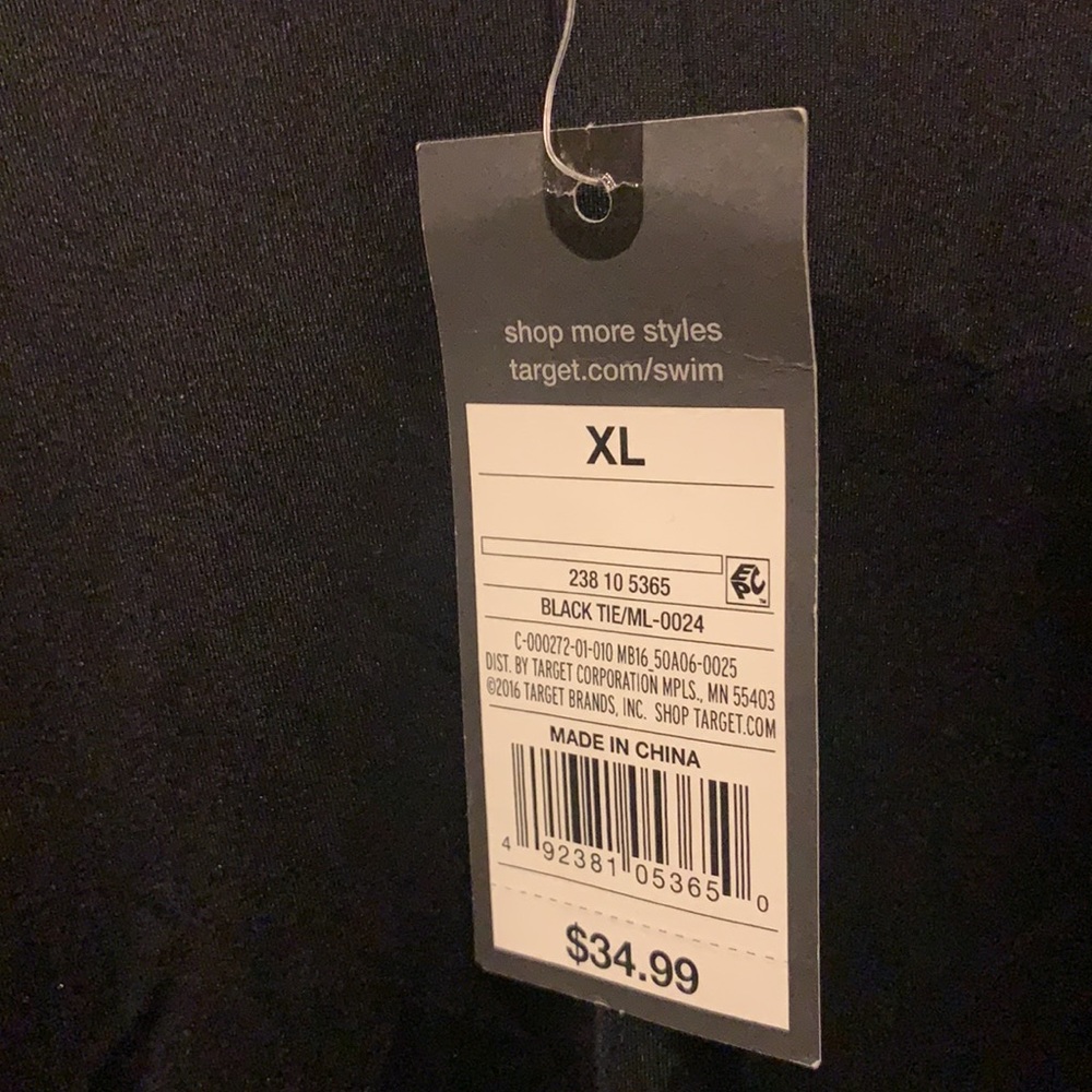 Target - Mossimo Rash Guard XL - Picture 2 of 3